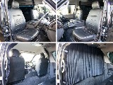 運転席・助手席と2列目以降の空間を仕切る間仕切りカーテンを装備！