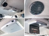 カロッツェリア製のフリップダウンモニターとルーフスピーカーが装備されてます！
