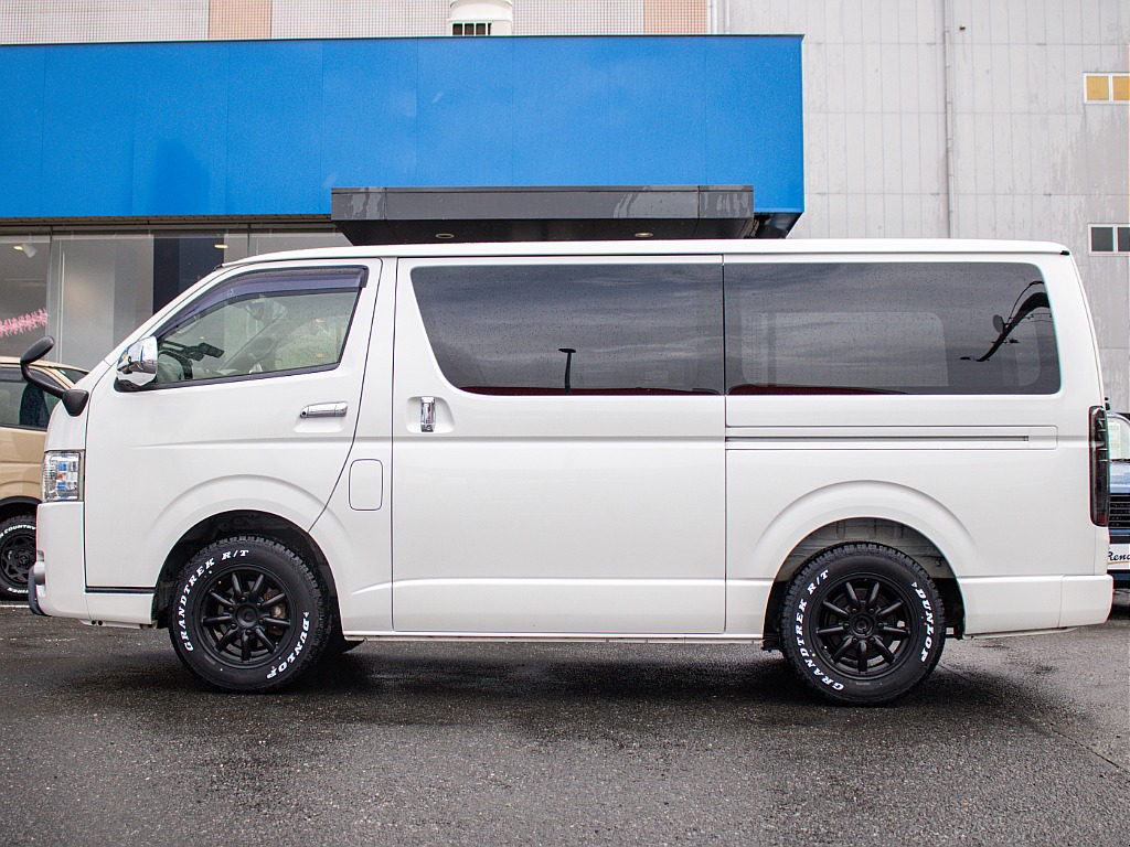 50周年アニバーサリーの１台ですので両側パワースライドドアが標準で装備されております！