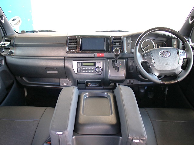 ダークプライムⅡならではコクピット周りになってます！