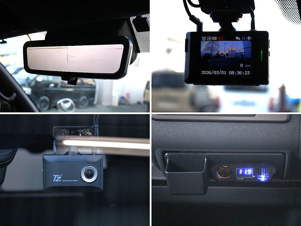 メーカーオプションのデジタルインナーミラーが搭載されてます！