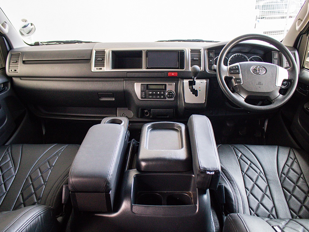 状態良好な運転席周りになっております。