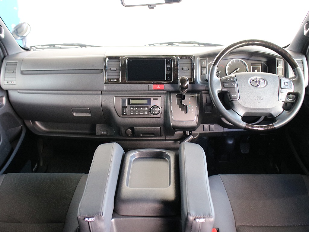 視認性の良い運転席周りとなっております！