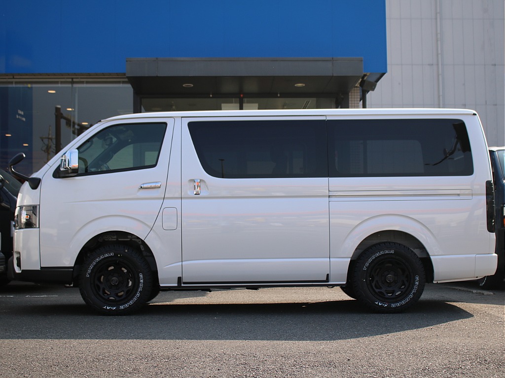 両側パワースライドドア付きのお車となっております！