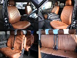 クラシック感あふれるオリジナルシートカバーを装備しております！