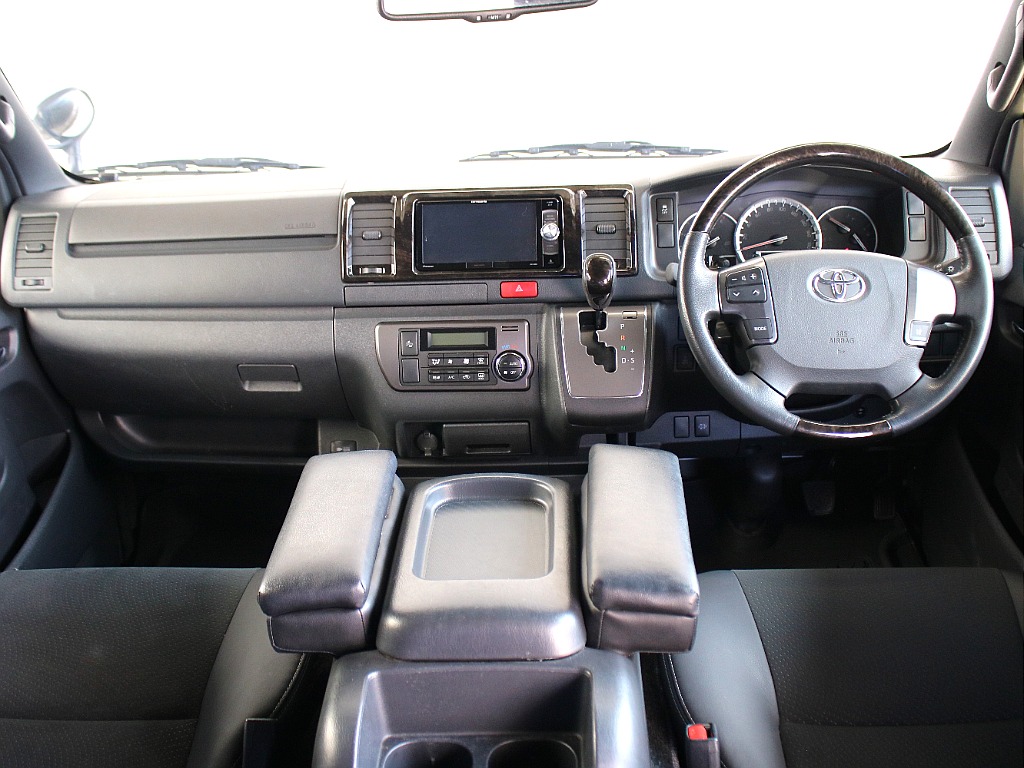 アームレスなど細かいカスタムも装備されています！