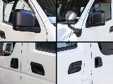 ミラーやドアノブもマットブラックに塗装されております！
