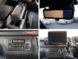 メーカーオプションのデジタルインナーミラーも装備しております！