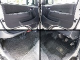 運転席側・助手席側にフロアマット装備してます！汚れても取り外し可能です！