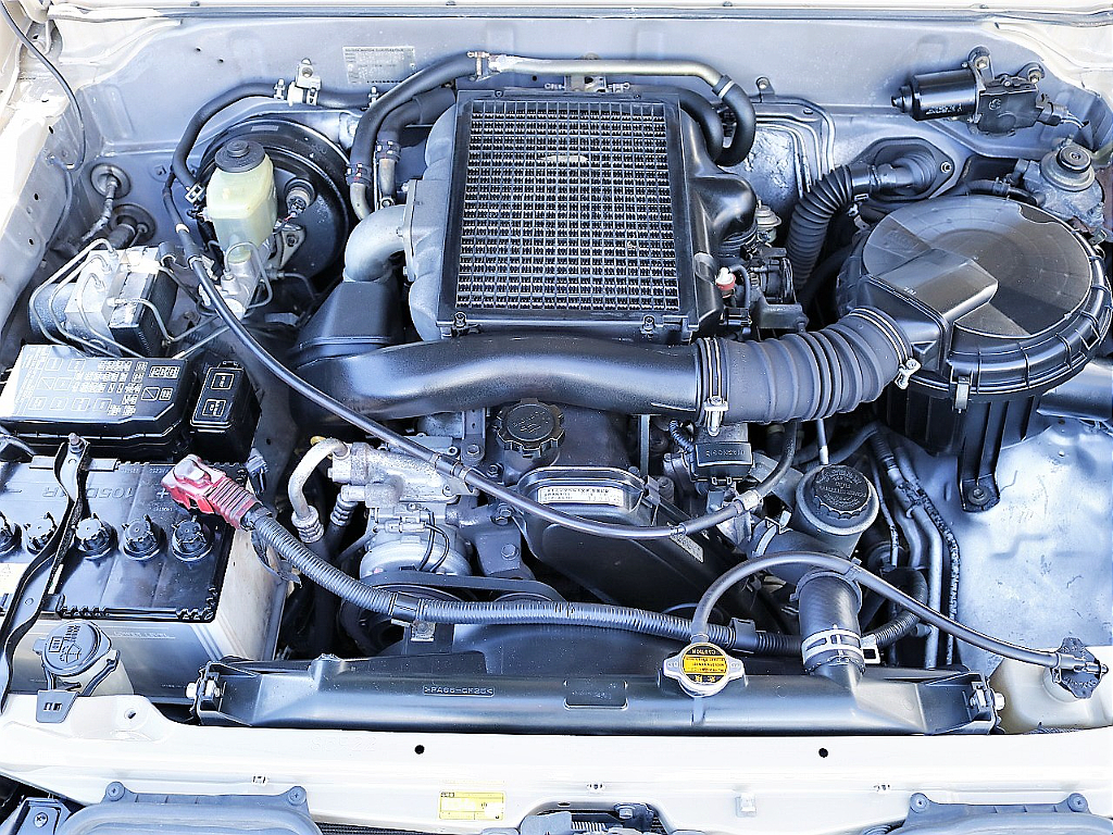 ３０００CCディーゼルターボエンジン☆