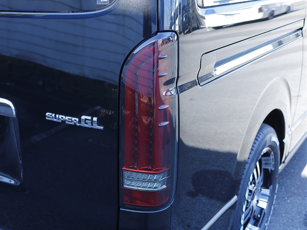 茨城県つくば市にハイエース専門の新車・中古車の展示場を展開！人気のグレード・年式をその場で見比べられます♪皆様のご来場、お問合せを心よりお待ちしております☆