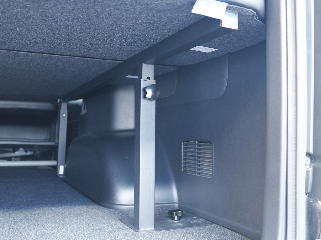 茨城県つくば市にハイエース専門の新車・中古車の展示場を展開！人気のグレード・年式をその場で見比べられます♪皆様のご来場、お問合せを心よりお待ちしております☆