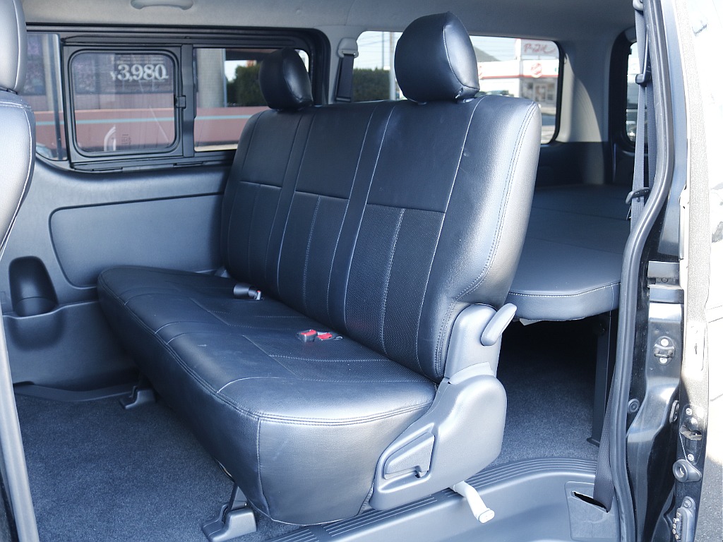 茨城県つくば市にハイエース専門の新車・中古車の展示場を展開！人気のグレード・年式をその場で見比べられます♪皆様のご来場、お問合せを心よりお待ちしております☆