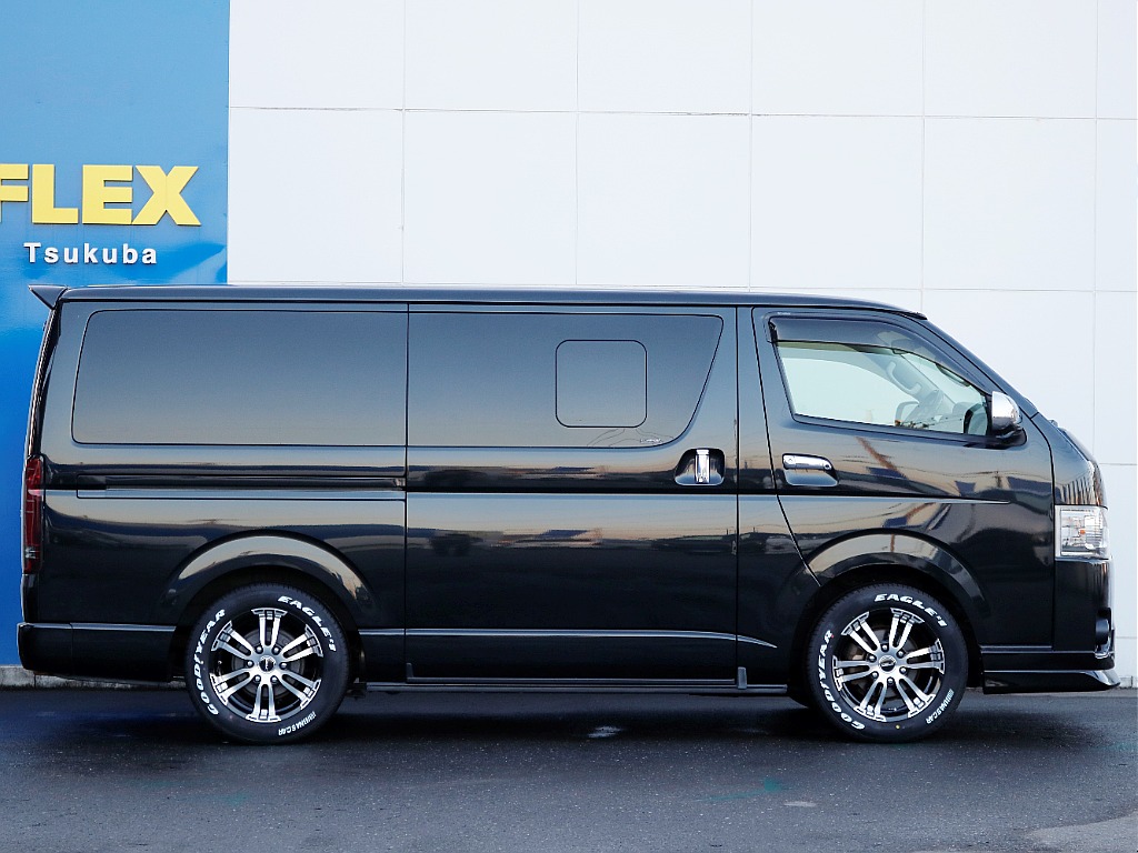 茨城県つくば市にハイエース専門の新車・中古車の展示場を展開！人気のグレード・年式をその場で見比べられます♪皆様のご来場、お問合せを心よりお待ちしております☆