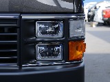 クラシカルな見た目ですが、ヘッドライトは最新のＬＥＤヘッドライトを採用☆　夜間の運転も楽々です♪