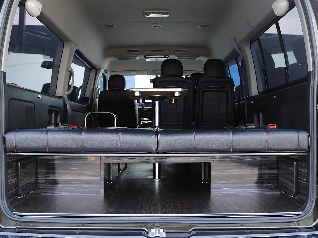 茨城県つくば市にハイエース専門の新車・中古車の展示場を展開！人気のグレード・年式をその場で見比べられます♪皆様のご来場、お問合せを心よりお待ちしております☆