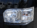 純正のLEDヘッドライト☆ 夜間の運転も安心です♪ ヘッドライトをインナーブラック塗装にすることも可能です！