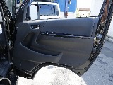 運転席のドア内張り☆　内張にも木目調のパネルが装着されています♪