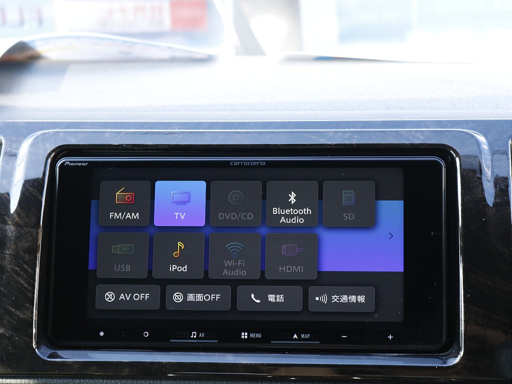 エアコンパネル☆ オートエアコン搭載！ USB充電ソケットも装着されております♪