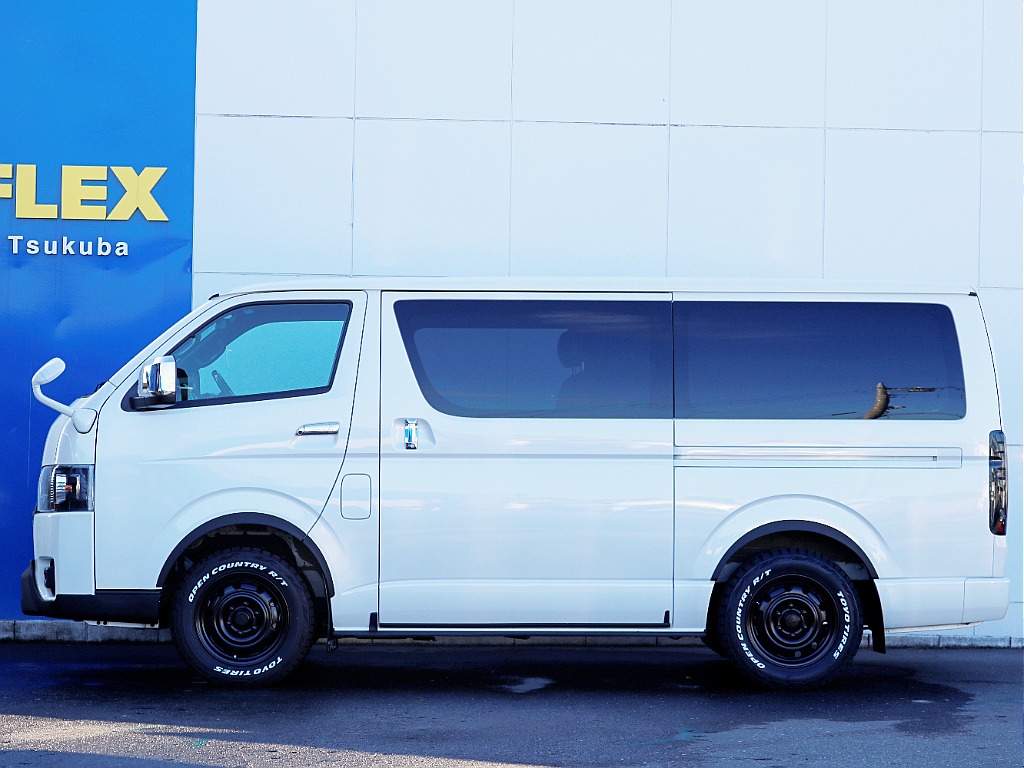 茨城県つくば市にハイエース専門の新車・中古車の展示場を展開！人気のグレード・年式をその場で見比べられます♪皆様のご来場、お問合せを心よりお待ちしております☆