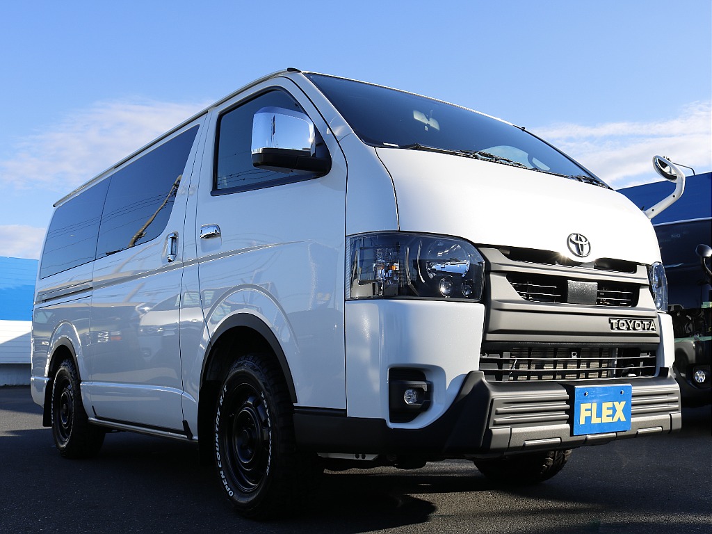 茨城県つくば市にハイエース専門の新車・中古車の展示場を展開！人気のグレード・年式をその場で見比べられます♪皆様のご来場、お問合せを心よりお待ちしております☆
