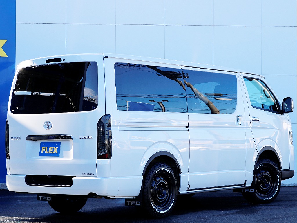 茨城県つくば市にハイエース専門の新車・中古車の展示場を展開！人気のグレード・年式をその場で見比べられます♪皆様のご来場、お問合せを心よりお待ちしております☆