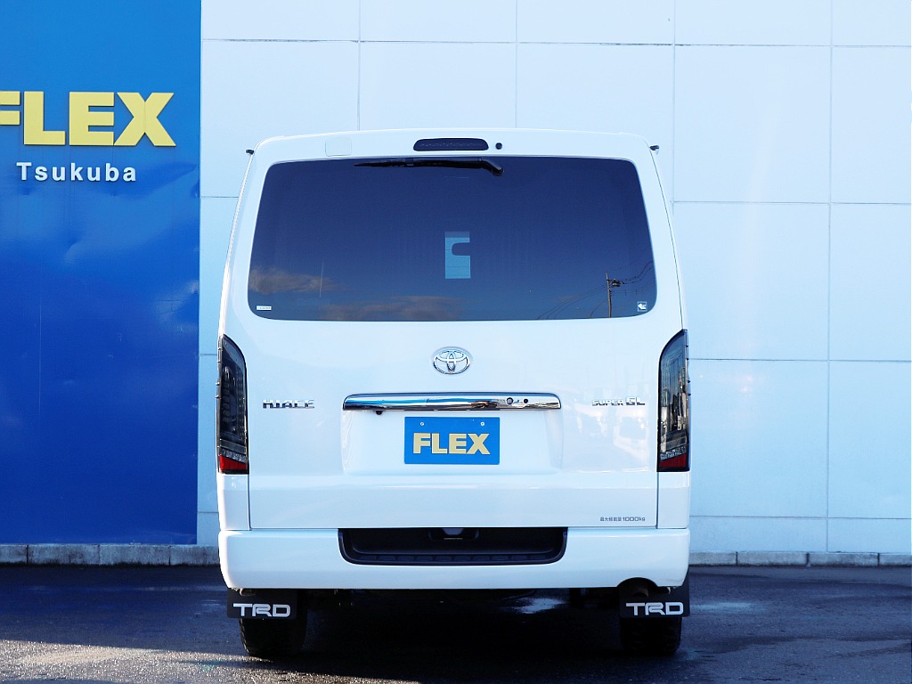 茨城県つくば市にハイエース専門の新車・中古車の展示場を展開！人気のグレード・年式をその場で見比べられます♪皆様のご来場、お問合せを心よりお待ちしております☆