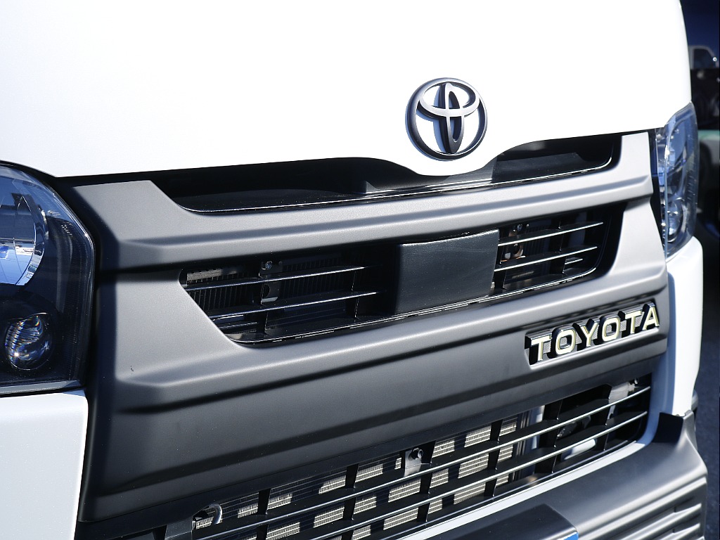 茨城県つくば市にハイエース専門の新車・中古車の展示場を展開！人気のグレード・年式をその場で見比べられます♪皆様のご来場、お問合せを心よりお待ちしております☆