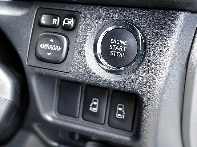 プッシュスタートのお車となりますので、スムーズに始動が可能です☆