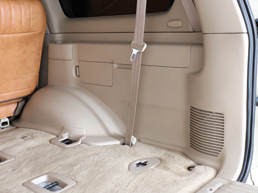 ラゲッジスペース右！