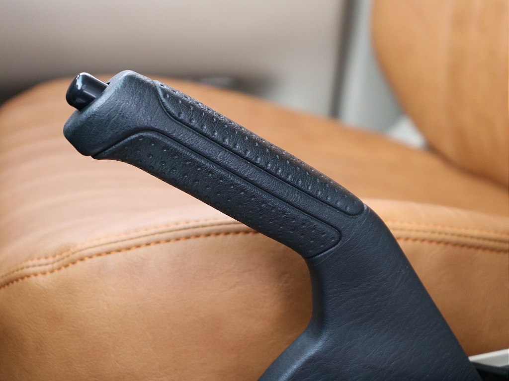 サイドブレーキ！