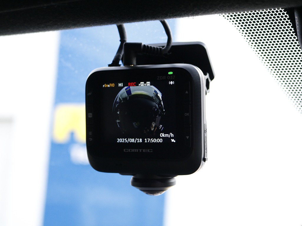 茨城県つくば市にハイエース専門の新車・中古車の展示場を展開！人気のグレード・年式をその場で見比べられます♪皆様のご来場、お問合せを心よりお待ちしております☆