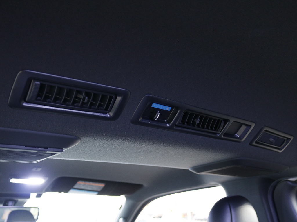 茨城県つくば市にハイエース専門の新車・中古車の展示場を展開！人気のグレード・年式をその場で見比べられます♪皆様のご来場、お問合せを心よりお待ちしております☆