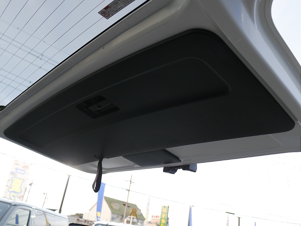 茨城県つくば市にハイエース専門の新車・中古車の展示場を展開！人気のグレード・年式をその場で見比べられます♪皆様のご来場、お問合せを心よりお待ちしております☆