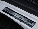 新型のハイエースのメーカーオプション　20周年記念スカッフプレート！！  目立たない部分ですが、あるだけで特別感があります♪