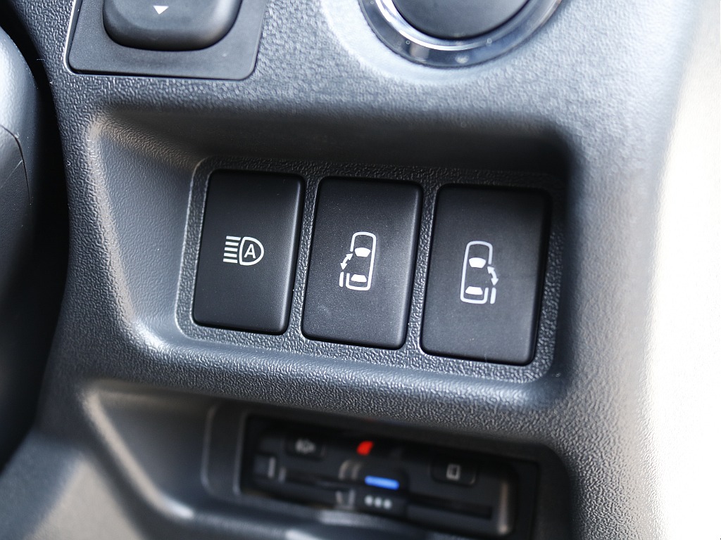 茨城県つくば市にハイエース専門の新車・中古車の展示場を展開！人気のグレード・年式をその場で見比べられます♪皆様のご来場、お問合せを心よりお待ちしております☆