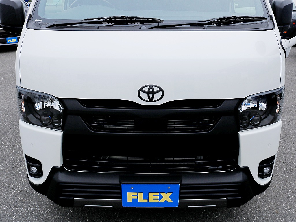 茨城県つくば市にハイエース専門の新車・中古車の展示場を展開！人気のグレード・年式をその場で見比べられます♪皆様のご来場、お問合せを心よりお待ちしております☆