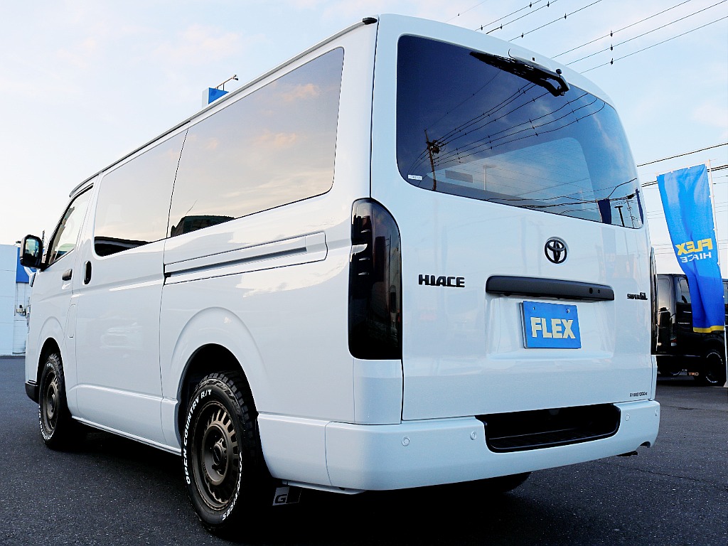 茨城県つくば市にハイエース専門の新車・中古車の展示場を展開！人気のグレード・年式をその場で見比べられます♪皆様のご来場、お問合せを心よりお待ちしております☆