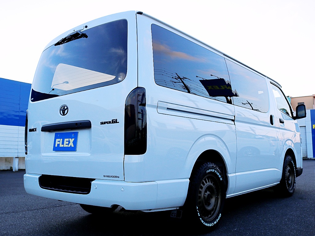 茨城県つくば市にハイエース専門の新車・中古車の展示場を展開！人気のグレード・年式をその場で見比べられます♪皆様のご来場、お問合せを心よりお待ちしております☆