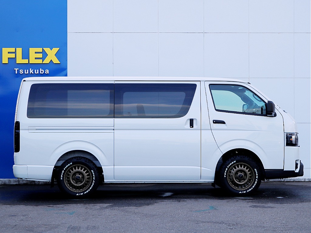 茨城県つくば市にハイエース専門の新車・中古車の展示場を展開！人気のグレード・年式をその場で見比べられます♪皆様のご来場、お問合せを心よりお待ちしております☆