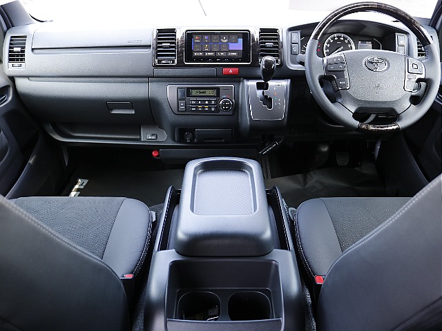 運転席周り☆ 新品カロッツェリア7インチナビ＆HDMIソケット装着☆☆