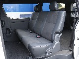 セカンドシートもハーフレザーを採用し、座り心地もばっちりです♪ 別途シートカバーも取り付け可能です！