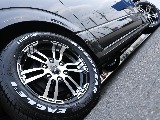 新品装着D02　17インチアルミホイール＆ナスカータイヤ☆ 黒いボディにシルバーのホイールとホワイトレターがいいアクセントになってます♪