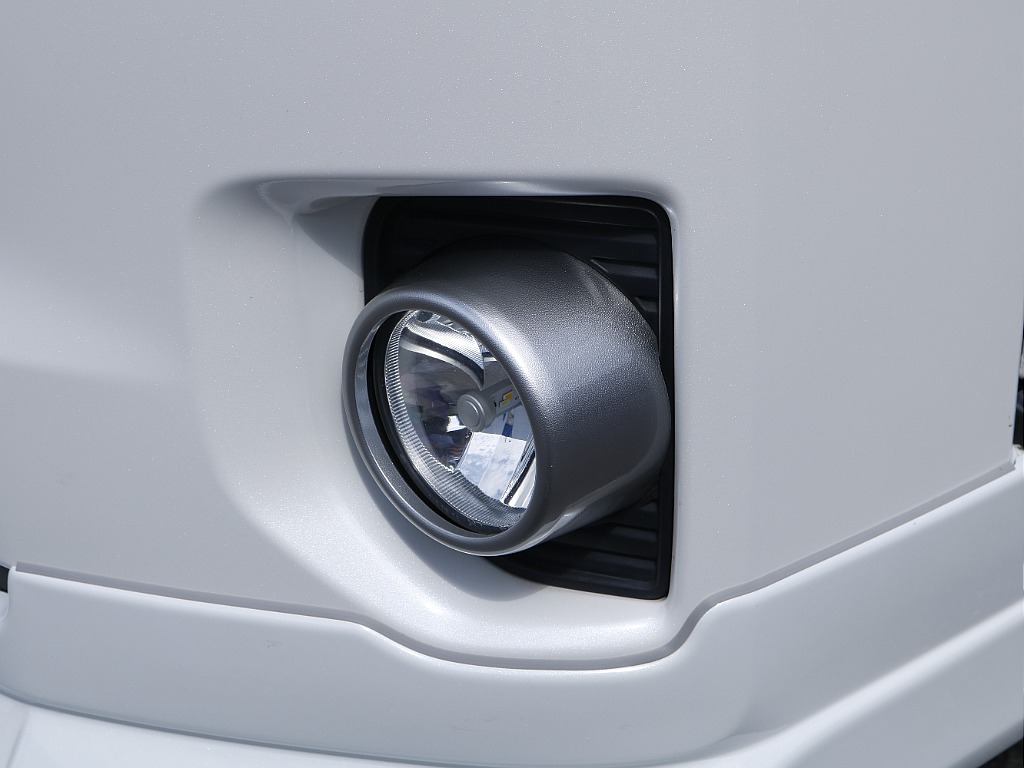 茨城県つくば市にハイエース専門の新車・中古車の展示場を展開！人気のグレード・年式をその場で見比べられます♪皆様のご来場、お問合せを心よりお待ちしております☆