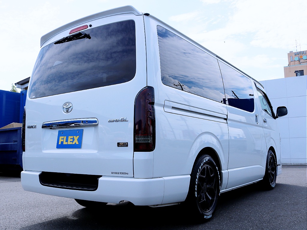 茨城県つくば市にハイエース専門の新車・中古車の展示場を展開！人気のグレード・年式をその場で見比べられます♪皆様のご来場、お問合せを心よりお待ちしております☆