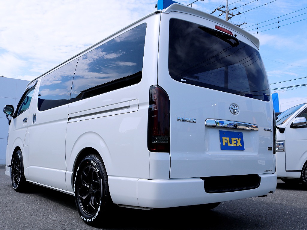 茨城県つくば市にハイエース専門の新車・中古車の展示場を展開！人気のグレード・年式をその場で見比べられます♪皆様のご来場、お問合せを心よりお待ちしております☆