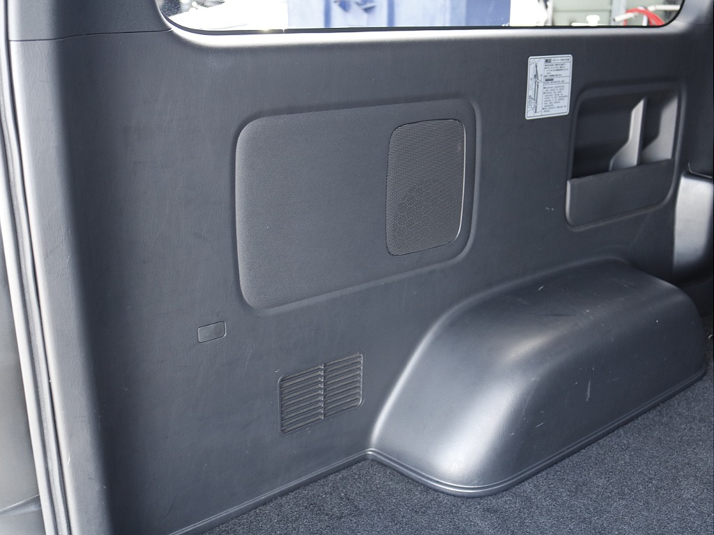 茨城県つくば市にハイエース専門の新車・中古車の展示場を展開！人気のグレード・年式をその場で見比べられます♪皆様のご来場、お問合せを心よりお待ちしております☆