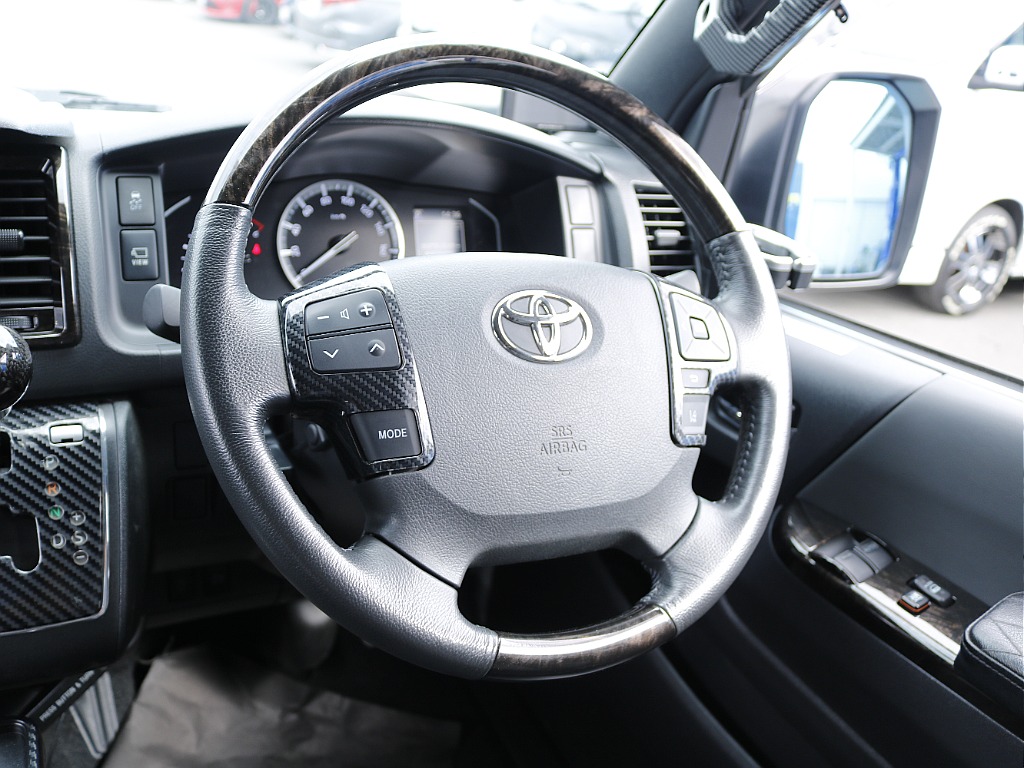 茨城県内最大級のハイエース専門店です！お気軽にご来店、お問い合わせ下さい♪