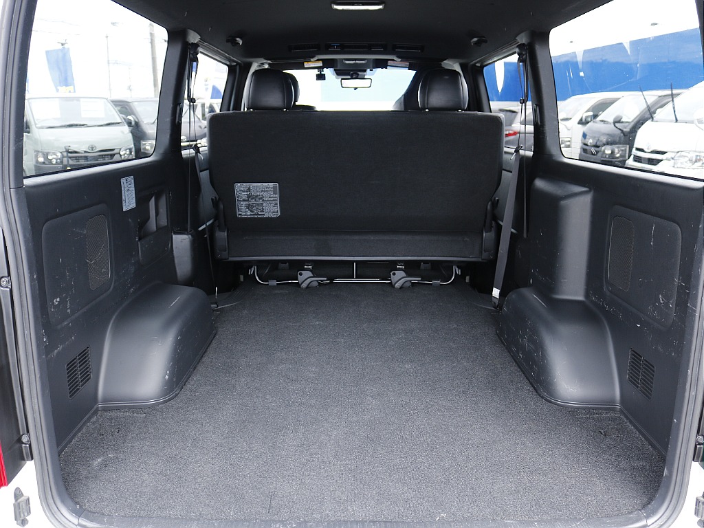 広大なラゲッジスペース☆ ベットキットを取り付ければ車中泊仕様にも！