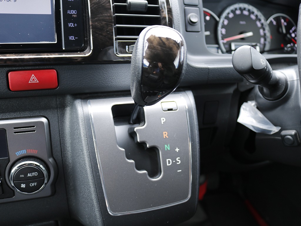 茨城県内最大級のハイエース専門店です！お気軽にご来店、お問い合わせ下さい♪